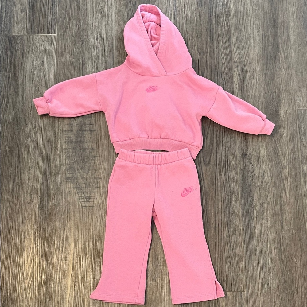 Nike pink set size 18 months
